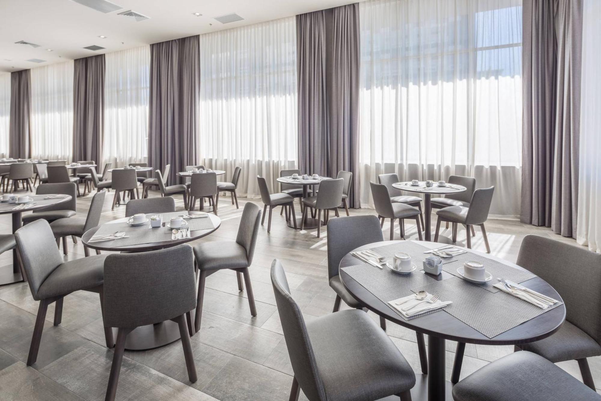 Courtyard By Marriott Chihuahua Hotel Ngoại thất bức ảnh